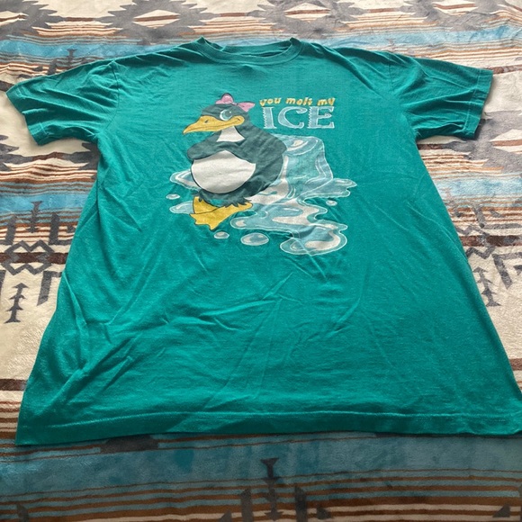 Hot Topic Tops - Vintage penguin sleep long shirt